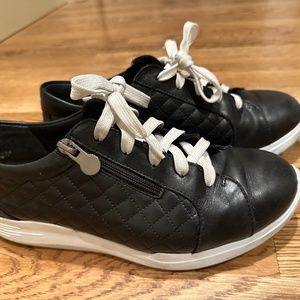 Munro Emmie Leather Size 7 Shoes